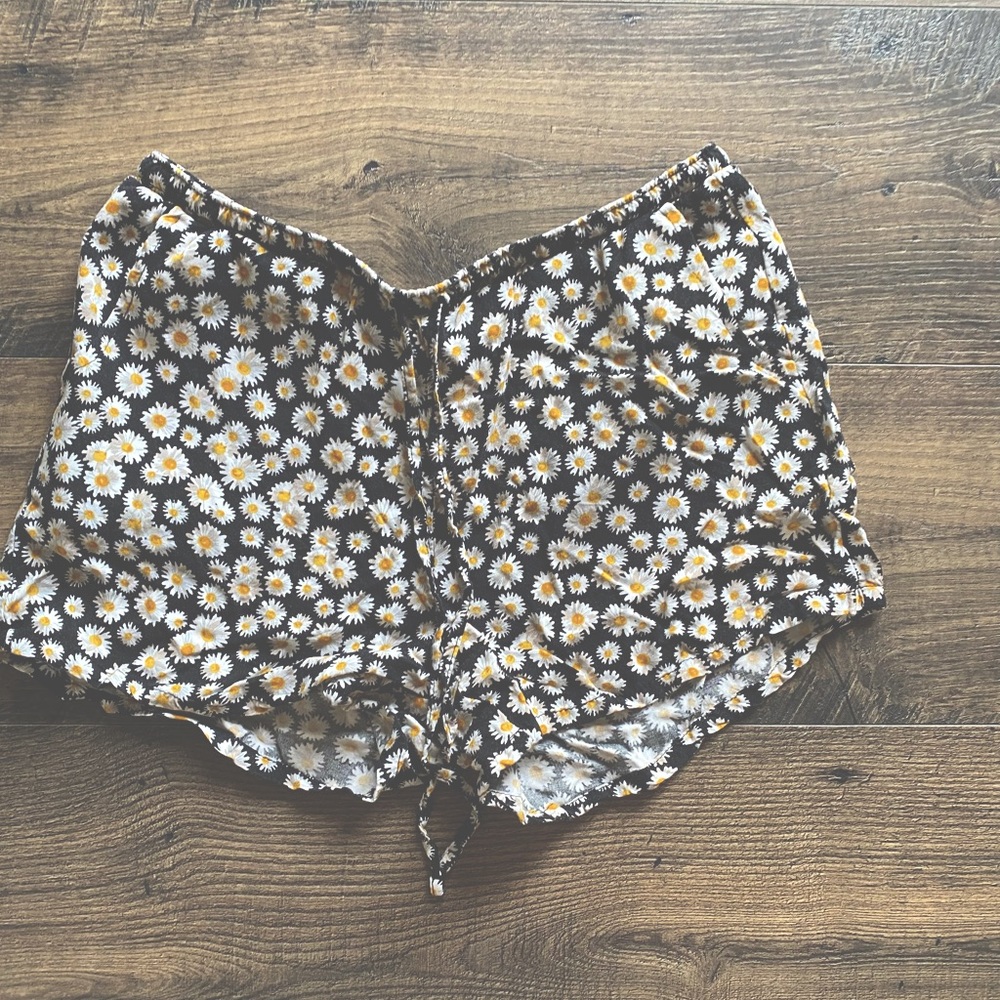 Daisy shorts